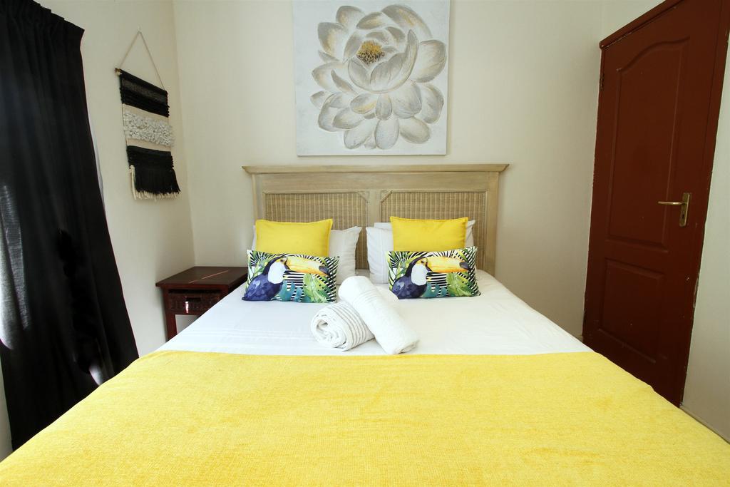 La Dolce Vita Umhlanga Guesthouse Дърбан Екстериор снимка