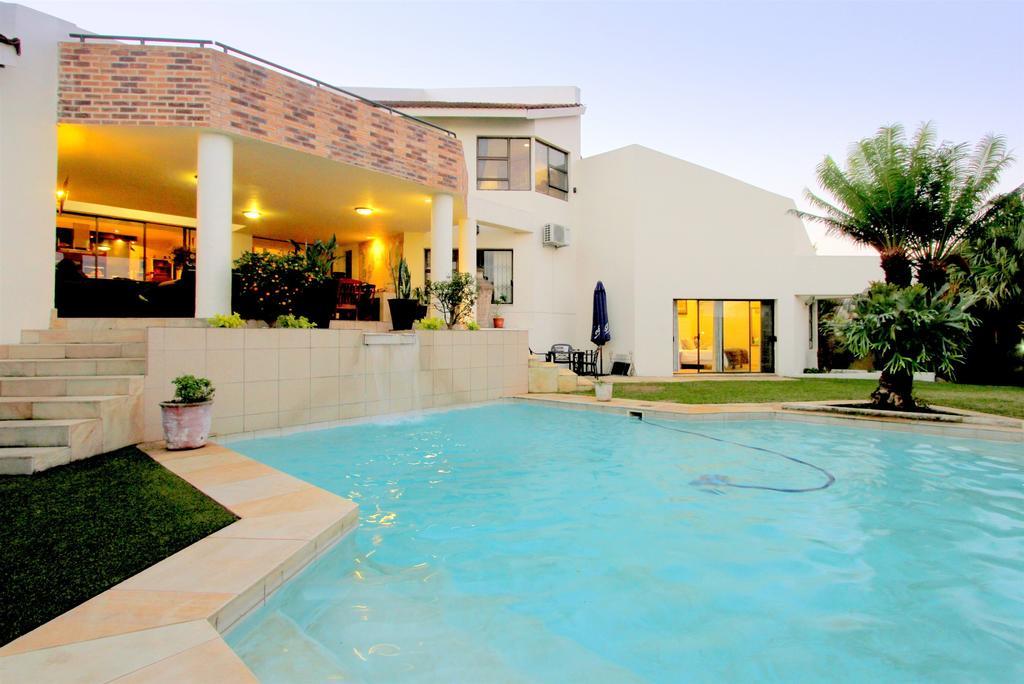 La Dolce Vita Umhlanga Guesthouse Дърбан Екстериор снимка